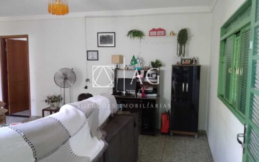 CASA NO BAIRRO ADELINO SIMIONI