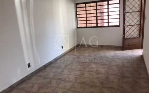 CASA NO BAIRRO SUMAREZINHO